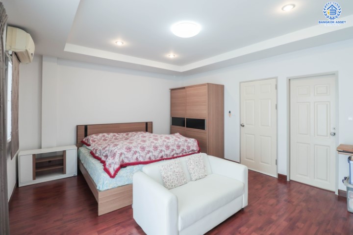 ทาวน์โฮมมือสอง3ชั้นแปลงมุม! ม.ศุภาลัยวิลล์ เพชรเกษม48 เนื้อที่เยอะถึง 31.60 ตร.ว. ฟังก์ชันจัดเต็ม 3 ห้องนอน 3 ห้องน้ำ  บิ้วท์อินห้องครัว บ้านสวยพร้อมเข้าอยู่ สภาพดีมาก บนทำเลศักยภาพ เชื่อมต่อถนนหลายเส้นทาง เดินทางสะดวก ใกล้รถไฟฟ้า "สถานีเพชรเกษม48"